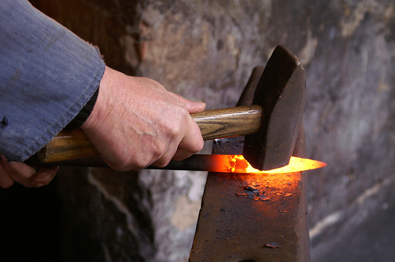 forge-550622_1920_dirk_hoenes